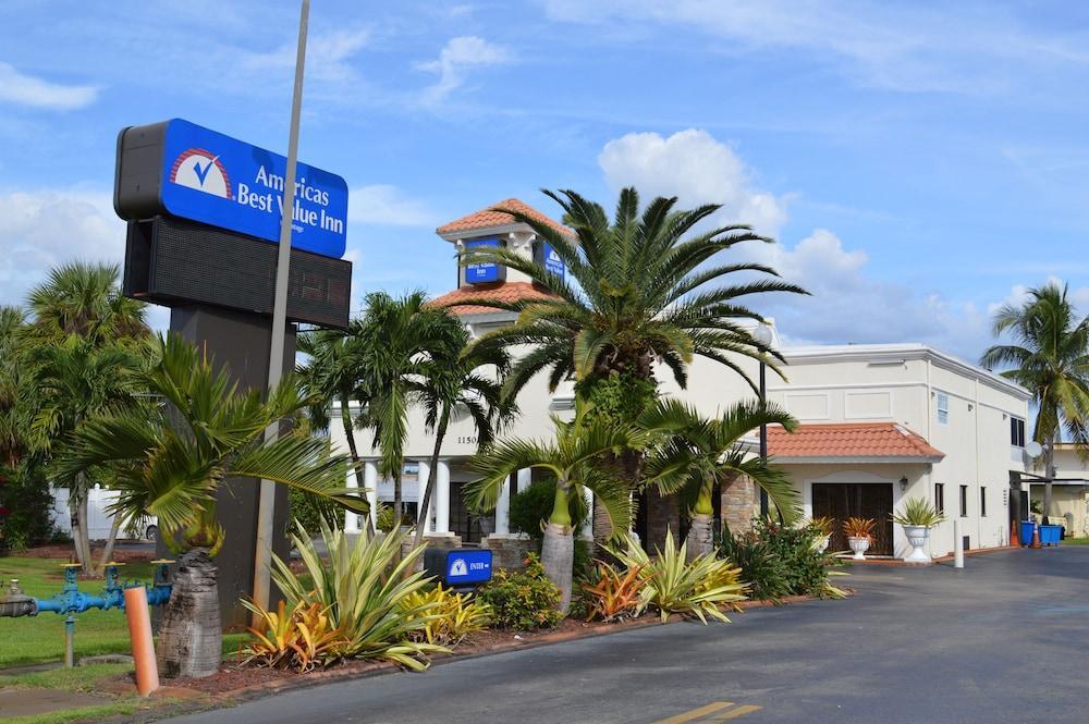 Americas Best Value Inn Fort Myers Exterior photo