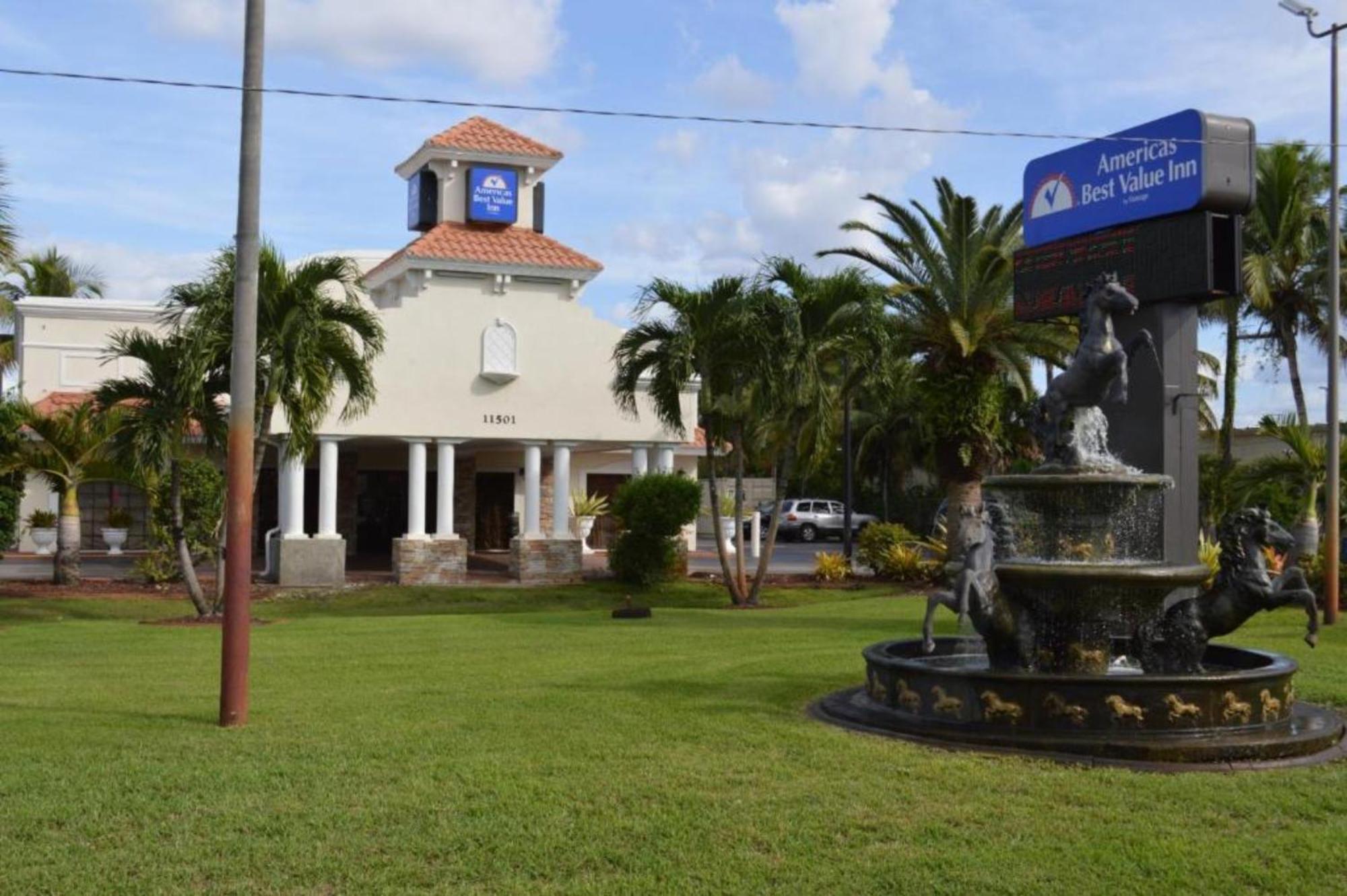 Americas Best Value Inn Fort Myers Exterior photo