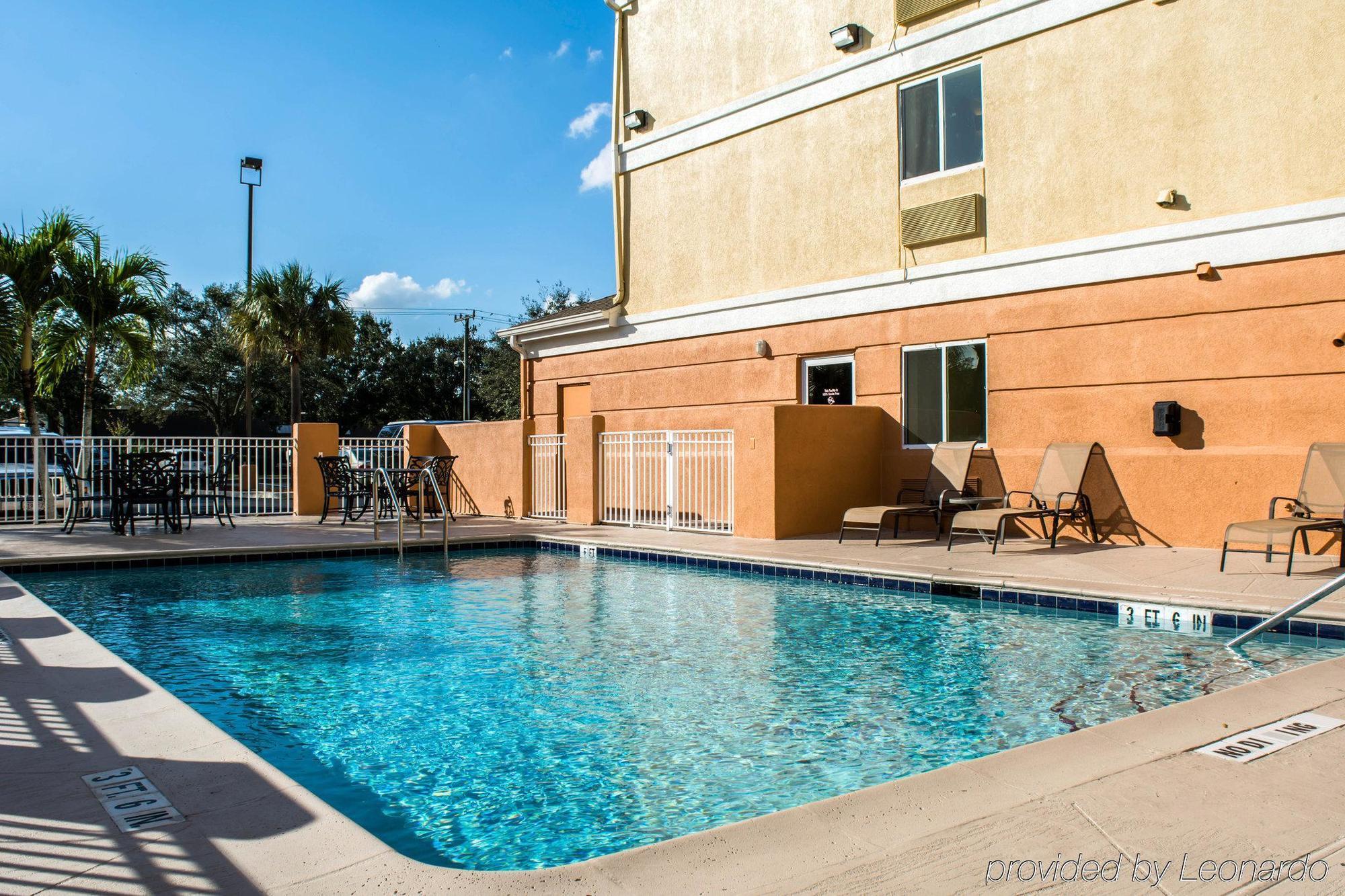 Americas Best Value Inn Fort Myers Exterior photo