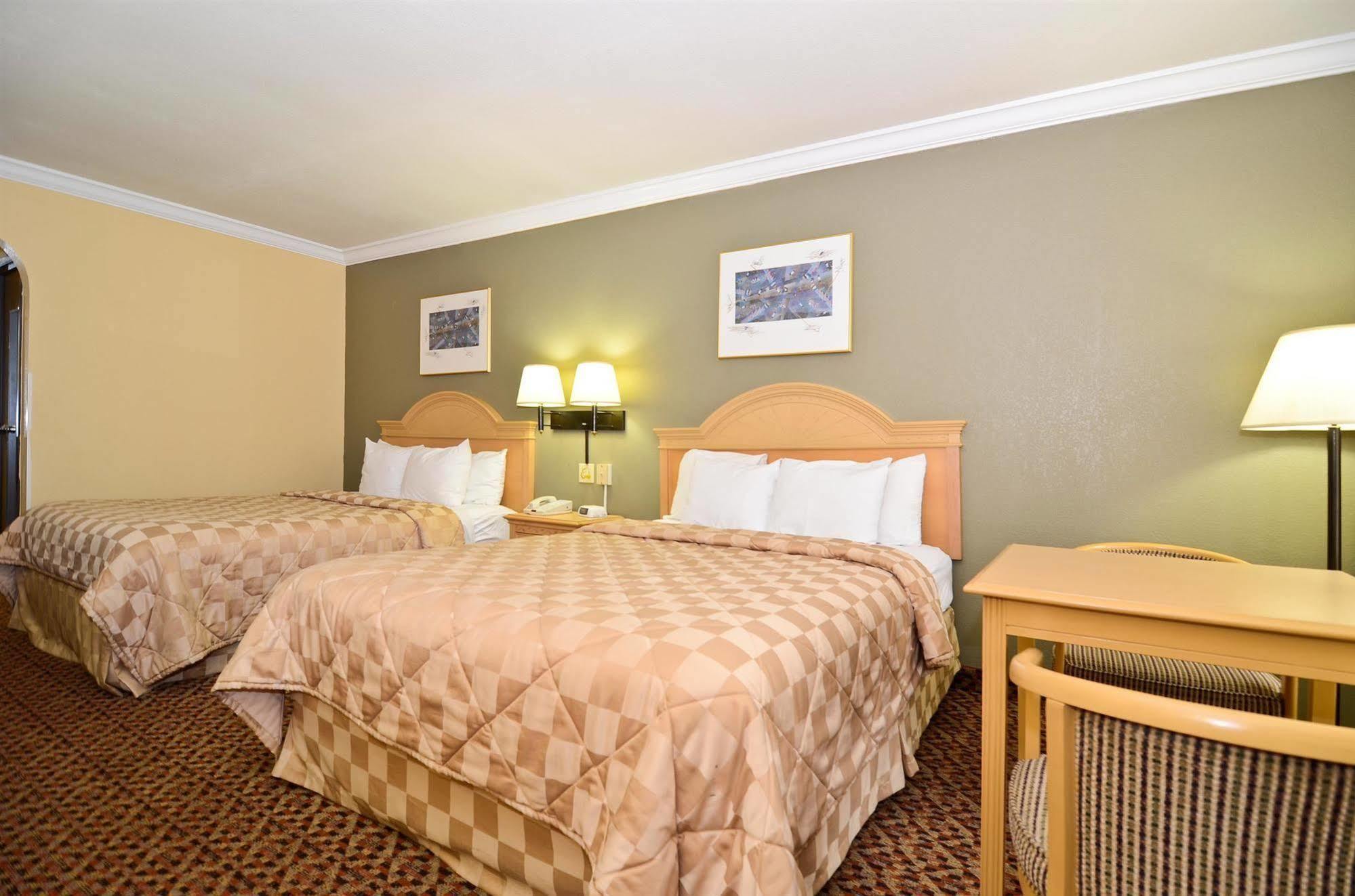 Americas Best Value Inn Fort Myers Interior photo