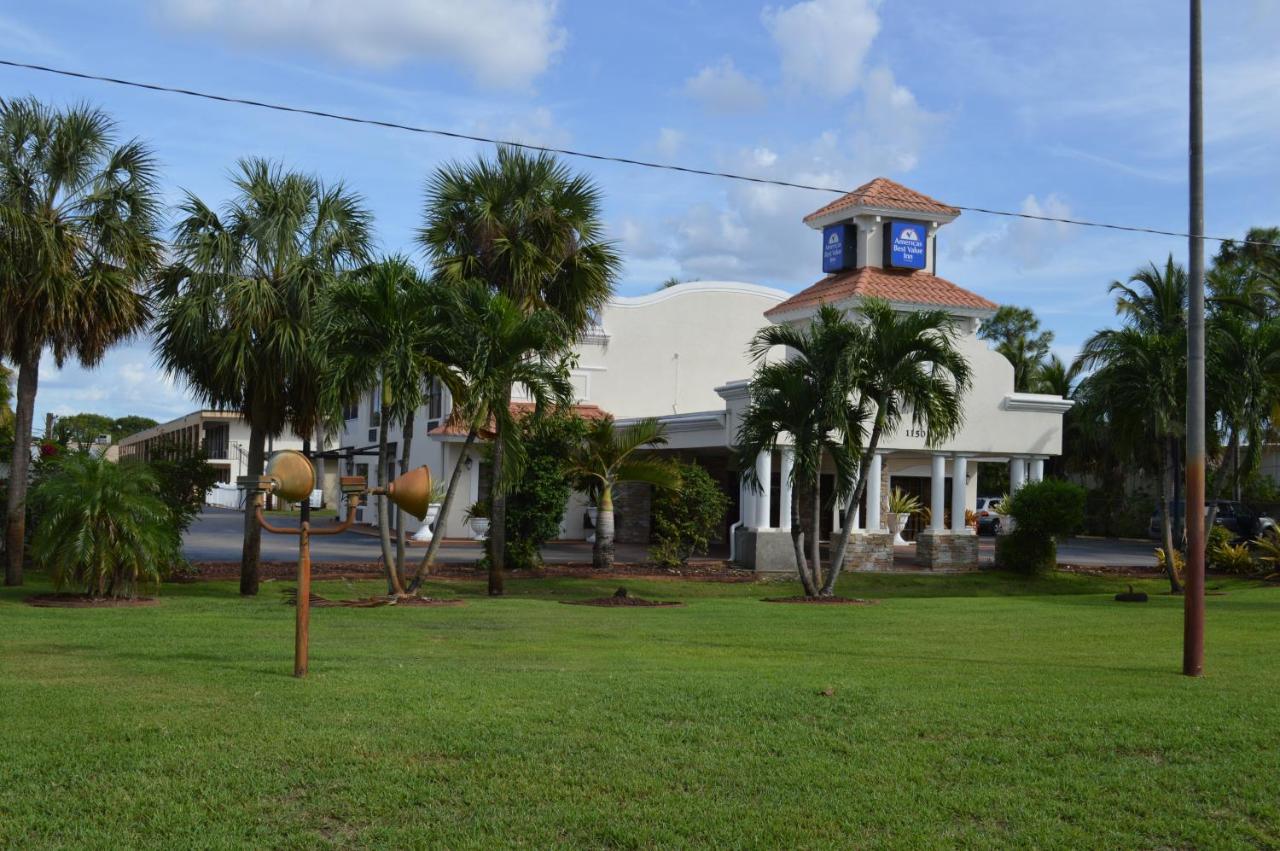 Americas Best Value Inn Fort Myers Exterior photo